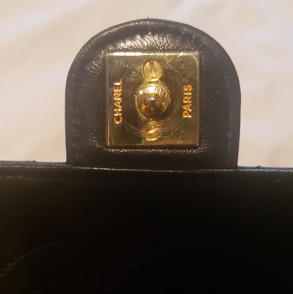 Chanel Classic Quilted Lambskin Bag FULL SET, BOX AND DUSTBAG Series 2 - Picture 12 of 16